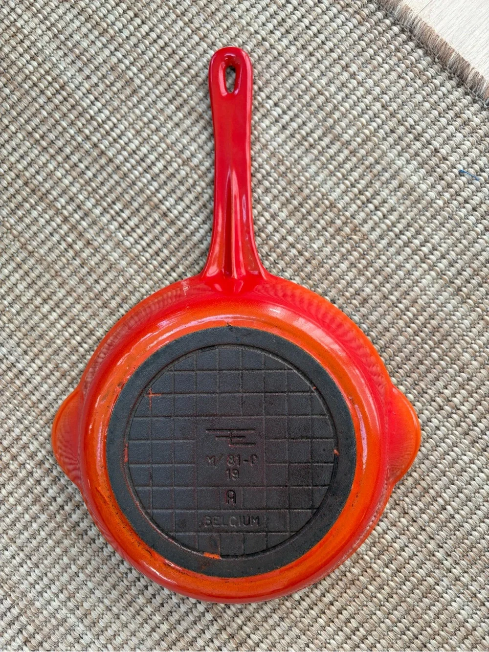 Le Creuset descoware flame